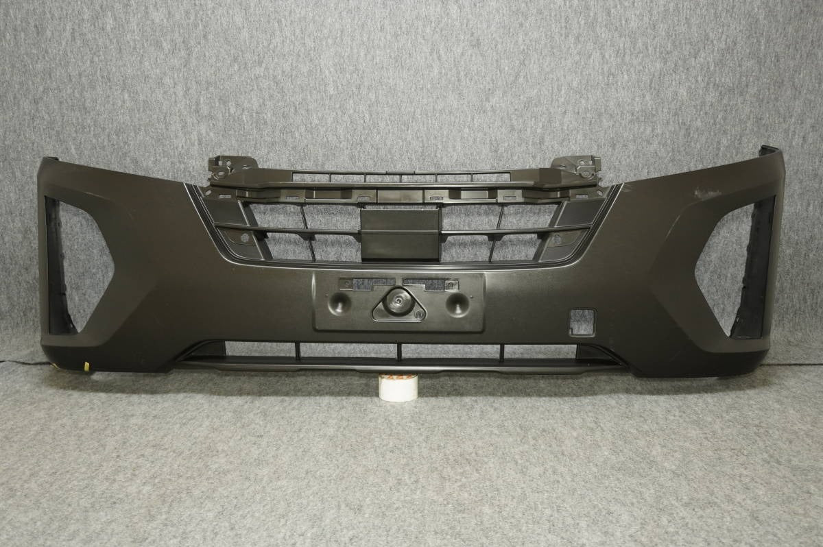 Defensa Delantera. Nissan Urvan NV350 2023-2025