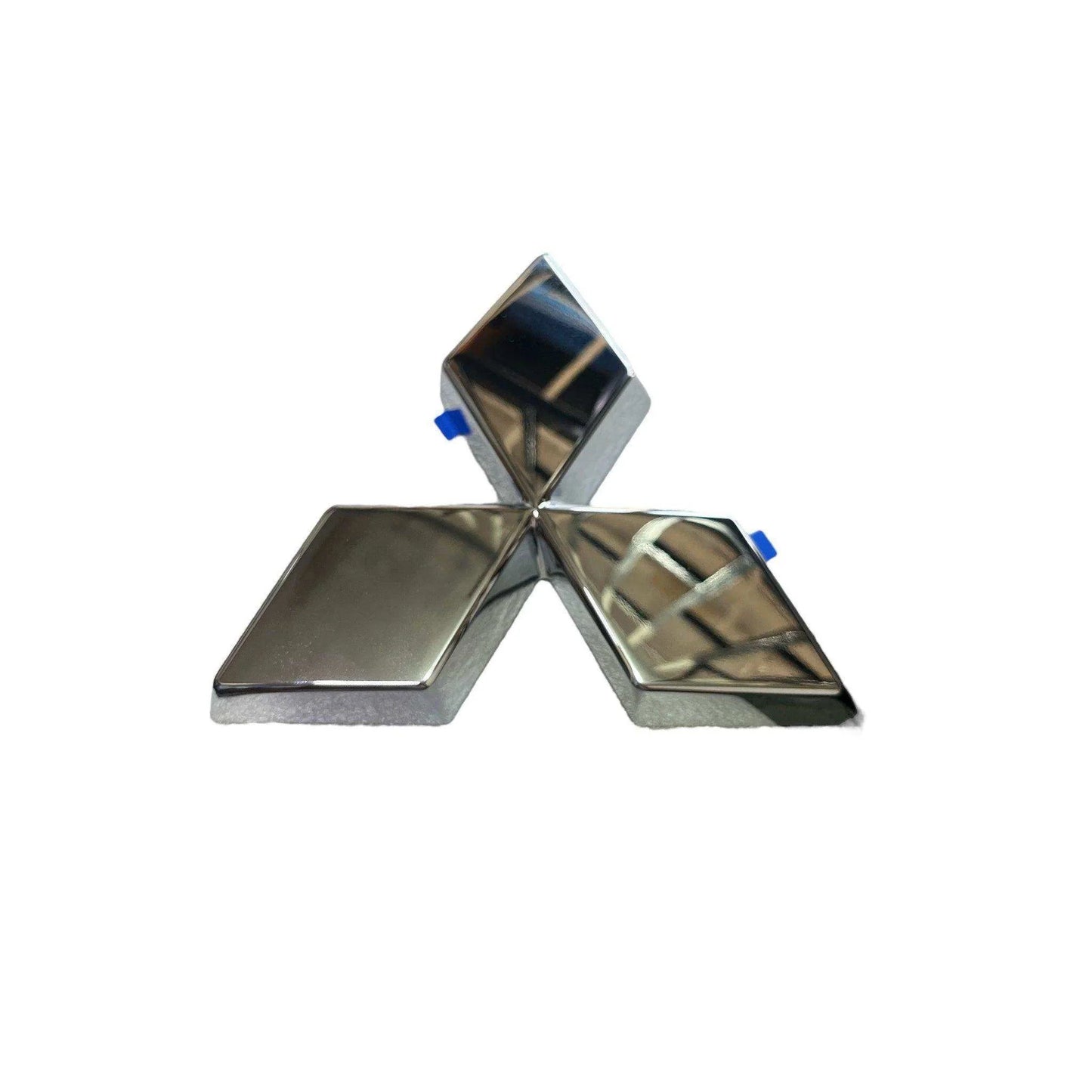 Emblema de Parrilla Frontal. Mitsubishi L200 2021–2024
