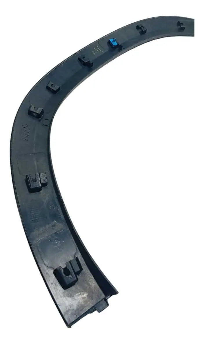 Moldura Guardafango Delantero. Chevrolet Tracker 2021-2024