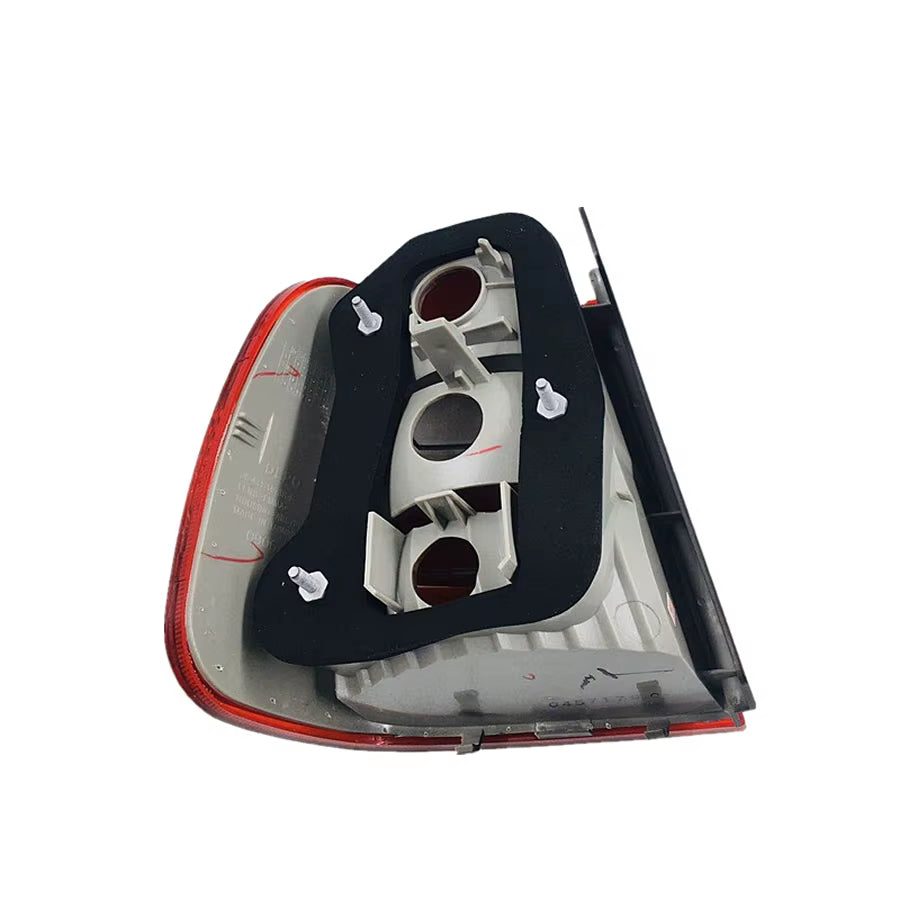 Faro Trasero. Volkswagen Polo 2002-2005 Sedán