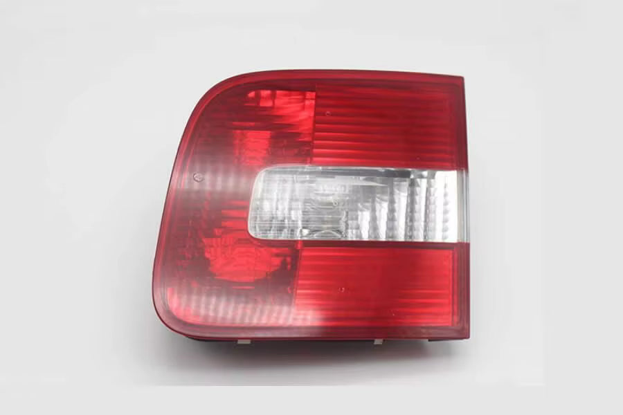 Faro Trasero. Volkswagen Polo 2002-2005 Sedán