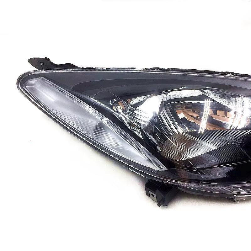 Headlights. Mazda 2 2011-2014
