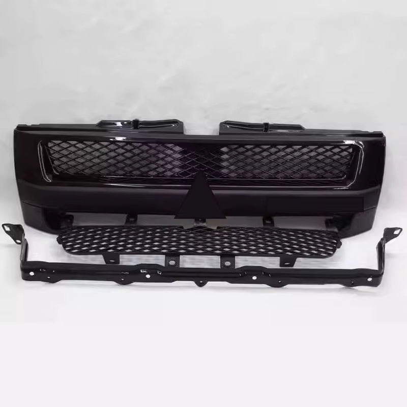 Parrilla Frontal. Mitsubishi Montero iO 1998-2005 H77W
