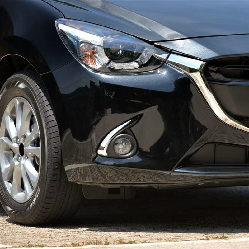 Marcos Antinieblas. Mazda 2 2015-2018