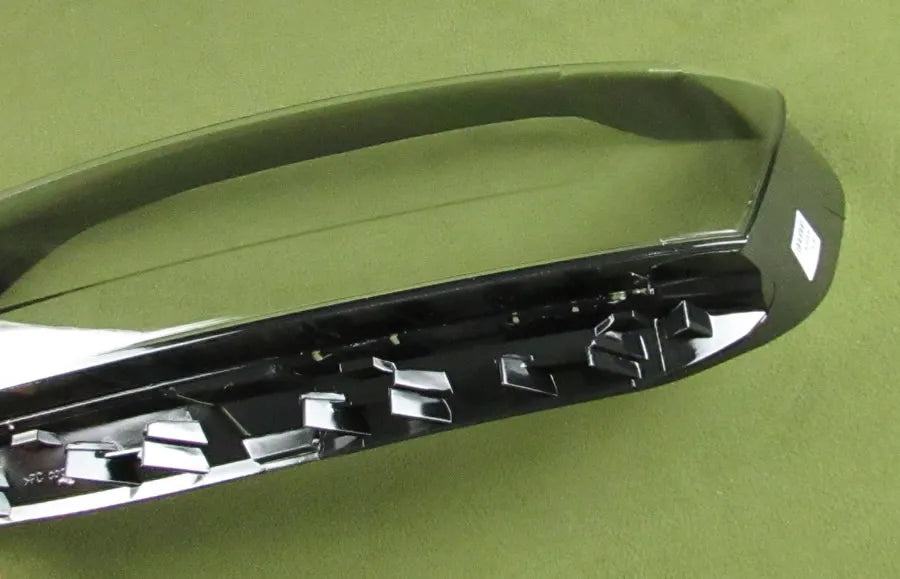 Cubierta de Faro Delantero. Volkswagen Jetta 2011-2018 MK6