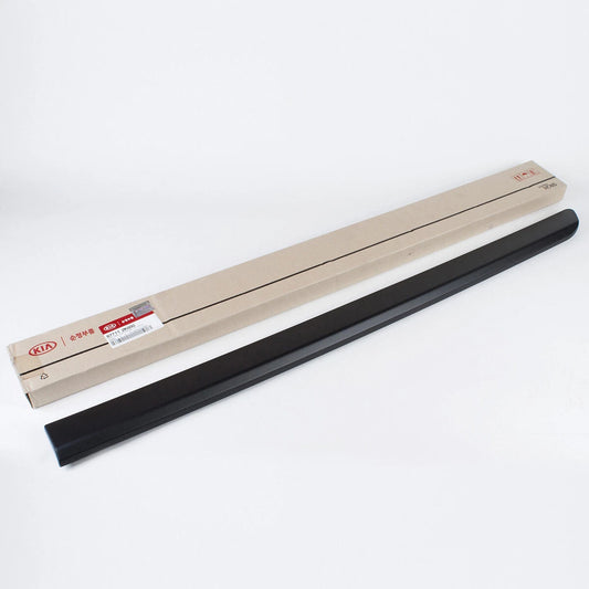 Moldura externa puerta delantera. Kia Soul 2009-2013