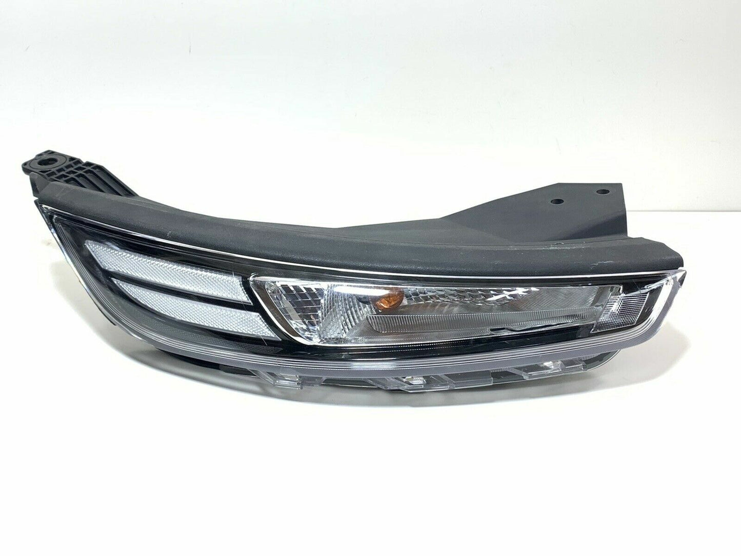 Directional Headlight (Original). Hyundai Venue 2020-2024
