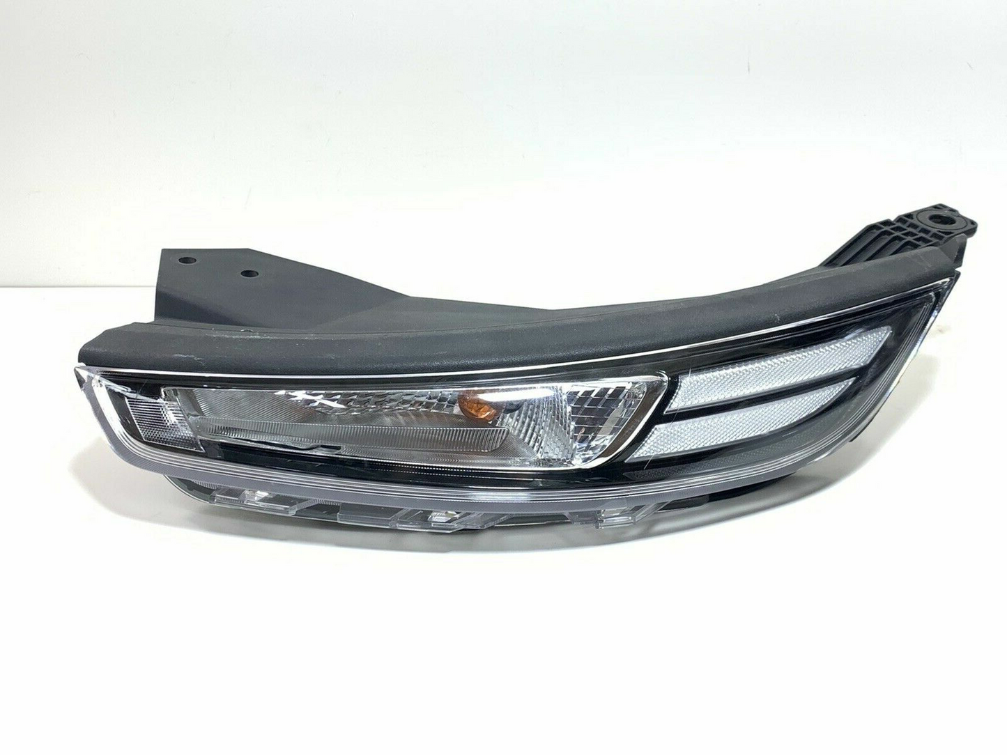 Directional Headlight (Original). Hyundai Venue 2020-2024