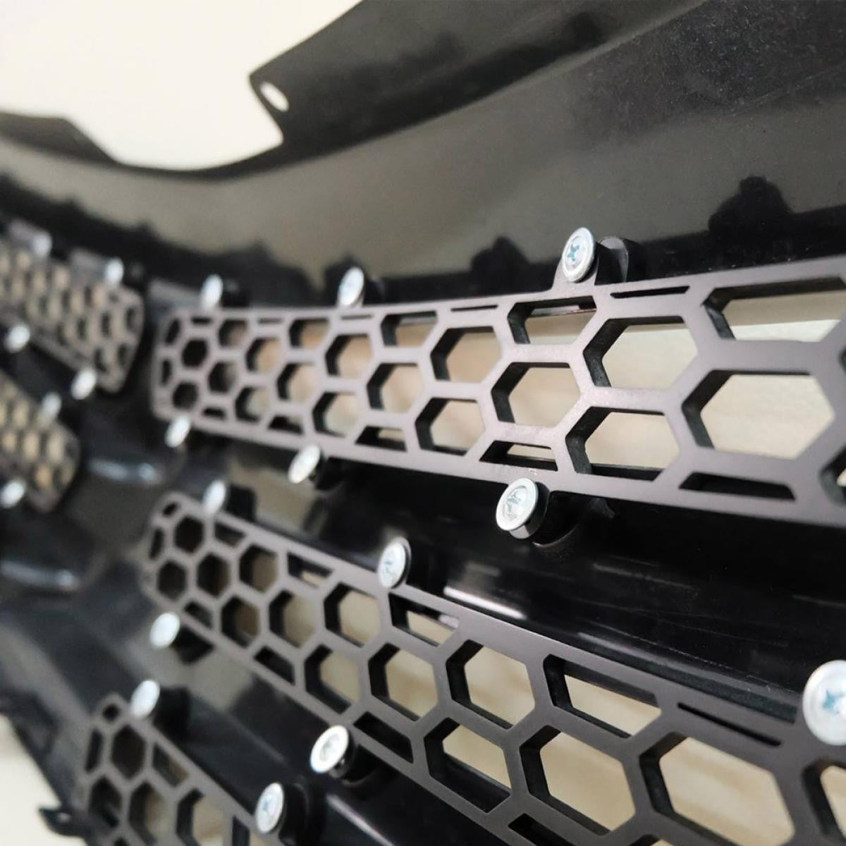 Parrilla Frontal. Mitsubishi L200 2015-2018